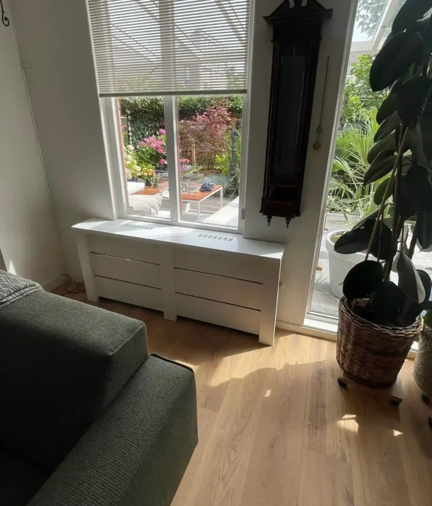 Houten radiator ombouw