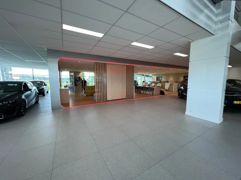 Kia op maat gemaakte RVS showroom met LED Almere