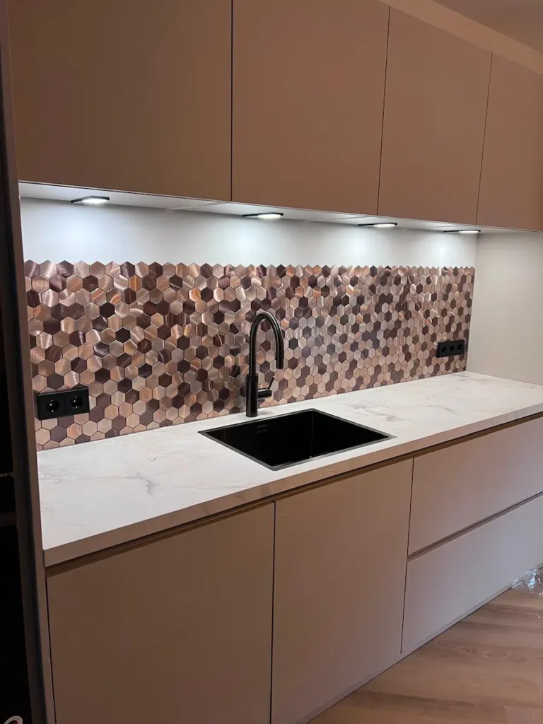 Betegelde achterwand keuken