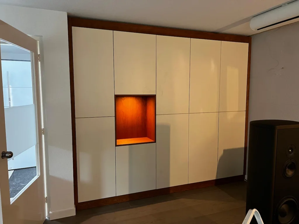 Kast op maat met kersenhout
