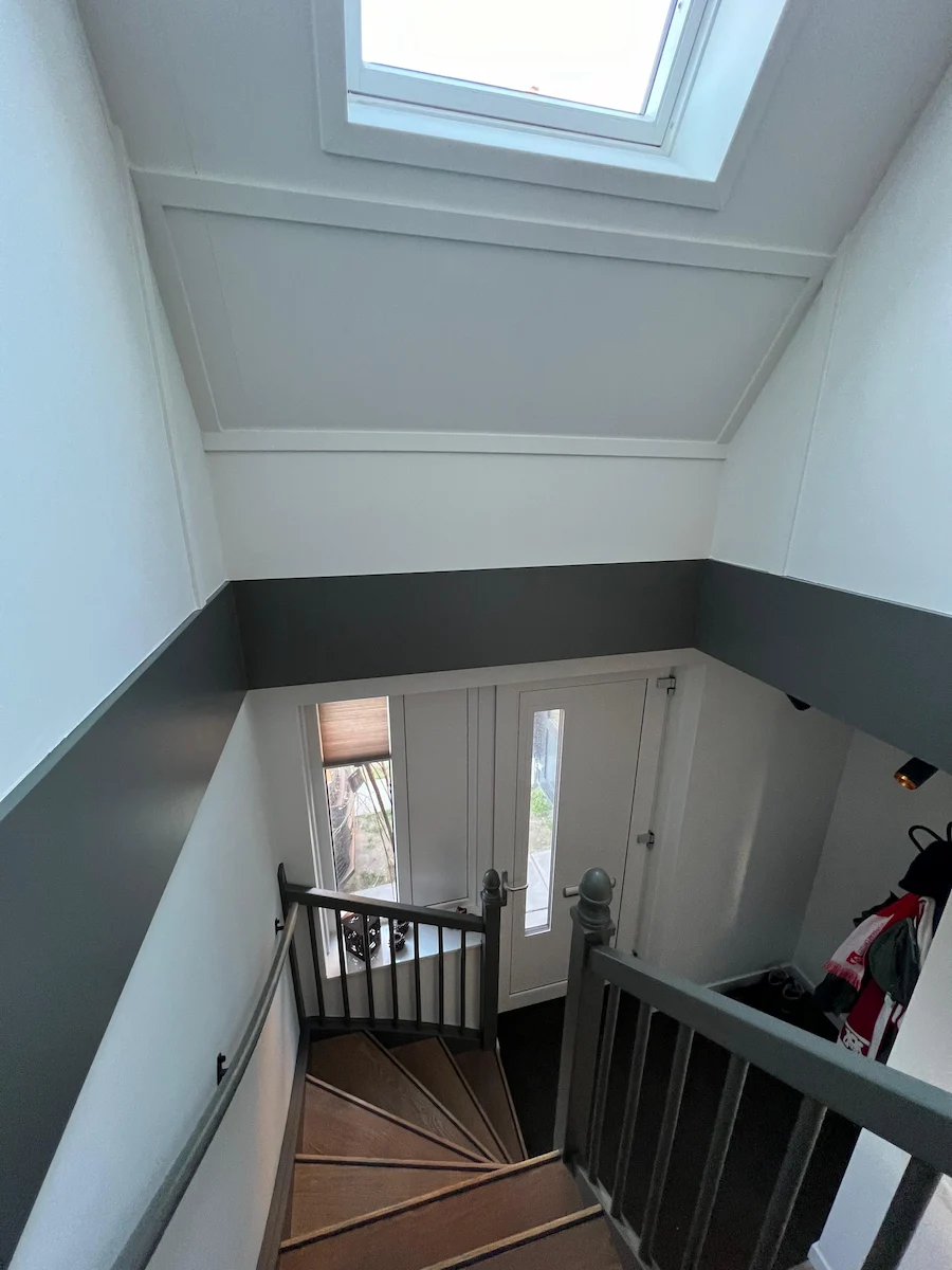 Traprenovatie, schilderwerk + panelen